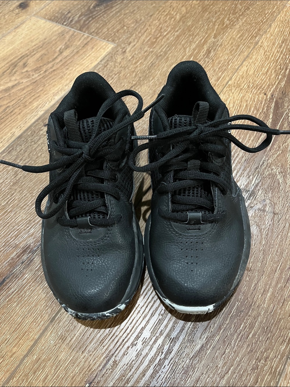 Underarmour boys basketball shoes